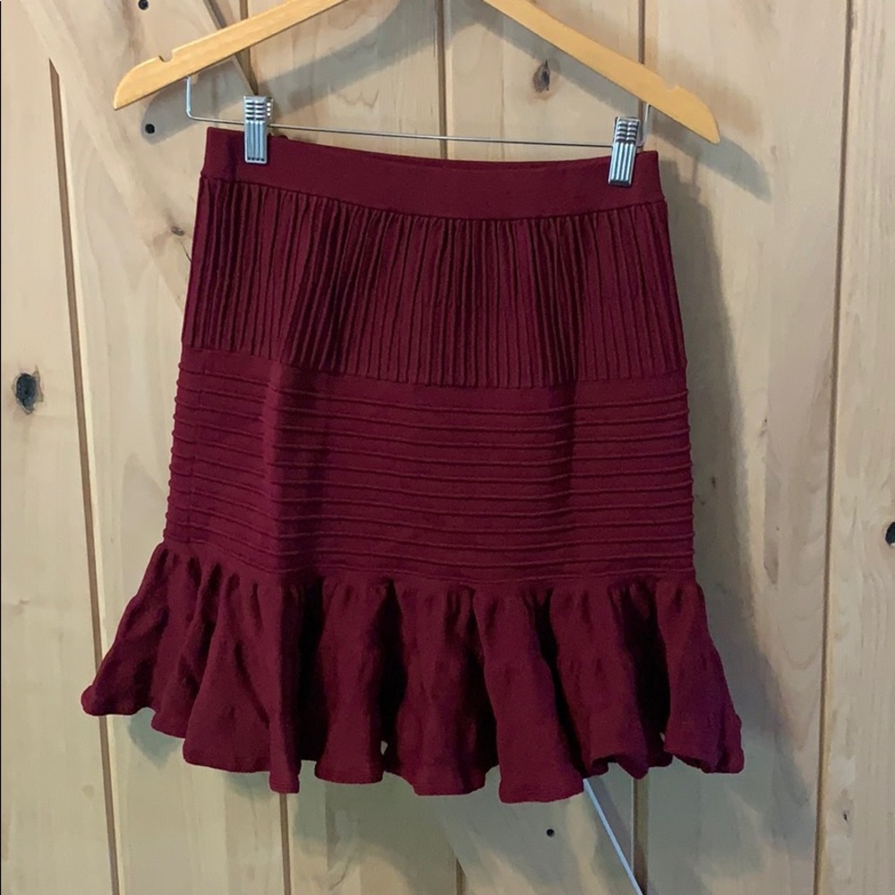 Adorable burgundy pleated skirt